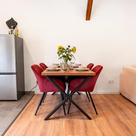 Mit Arbeitsplatz, Parkplatz & Terrasse - Fuer 4 Leonberg