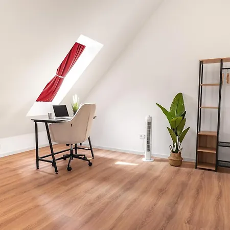 Mit Arbeitsplatz, Parkplatz & Terrasse - Fuer 4 * Leonberg