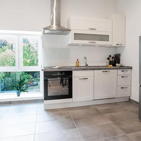 Mit Arbeitsplatz, Parkplatz & Terrasse - Fuer 4 Apartament