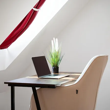 Mit Arbeitsplatz, Parkplatz & Terrasse - Fuer 4 Leonberg