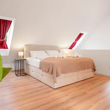 Apartament Mit Arbeitsplatz, Parkplatz & Terrasse - Fuer 4