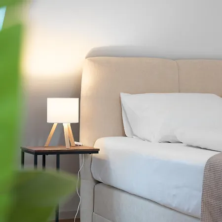 Mit Arbeitsplatz, Parkplatz & Terrasse - Fuer 4 *